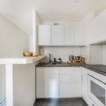 Appartement Charming Flat, Center Of
