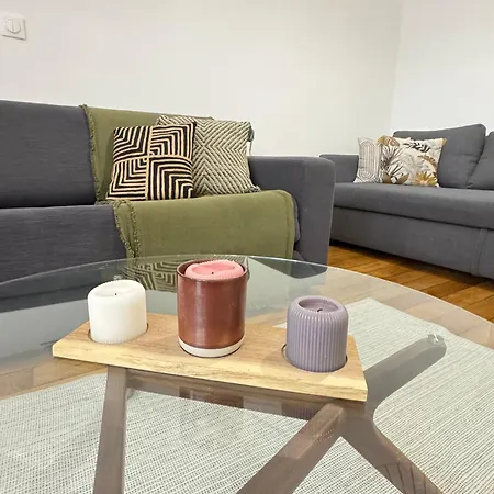 Charming Flat, Center Of *