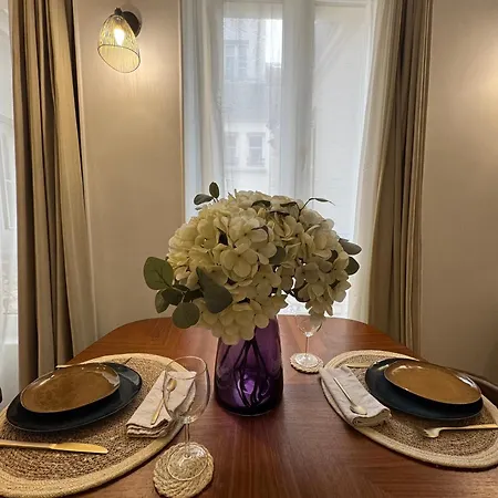 Charming Flat, Center Of *
