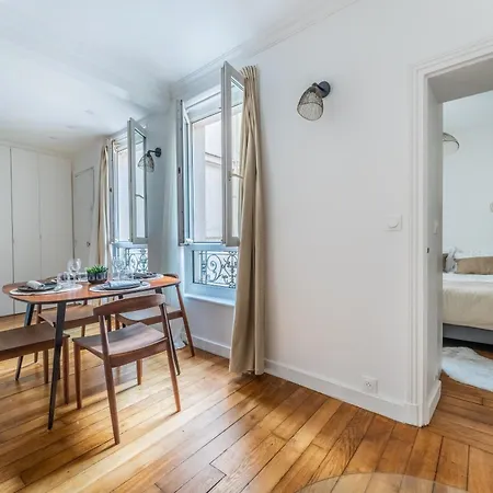 Charming Flat, Center Of Appartement Parijs