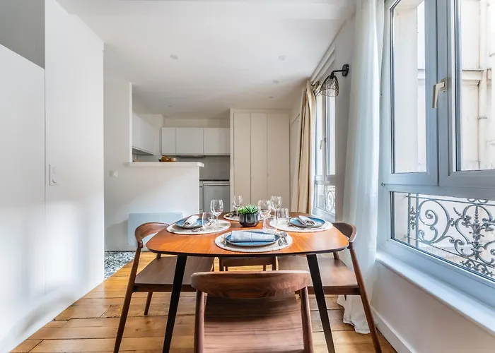 Apartment Charming Flat, Center Of Paris